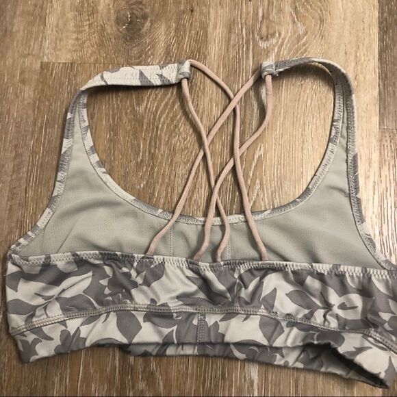 Aerie American Eagle gray floral print sports bra M-teens - Picture 4 of 8